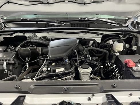 Used 2020 Toyota Tacoma SR image 9