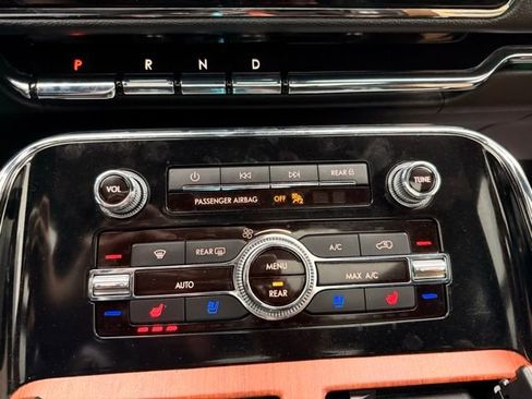 Used 2019 Lincoln Navigator L Reserve image 28