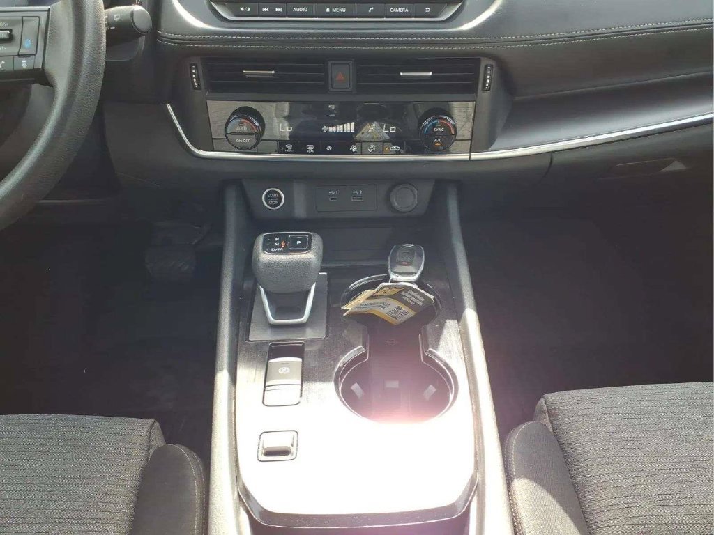 Certified 2023 Nissan Rogue SV FWD image 10