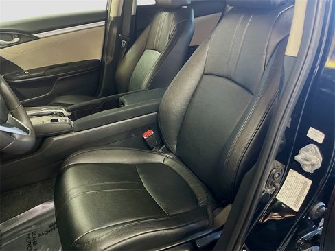 Used 2018 Honda Civic EX image 19