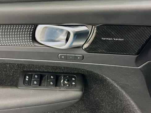 Used 2021 Volvo XC40 P8 Recharge AWD/4WD image 15