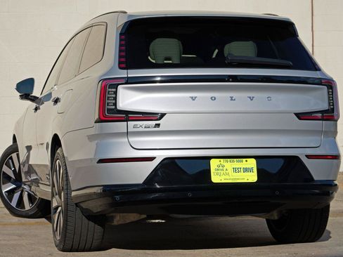 Used 2025 Volvo EX90 Ultra AWD/4WD image 5