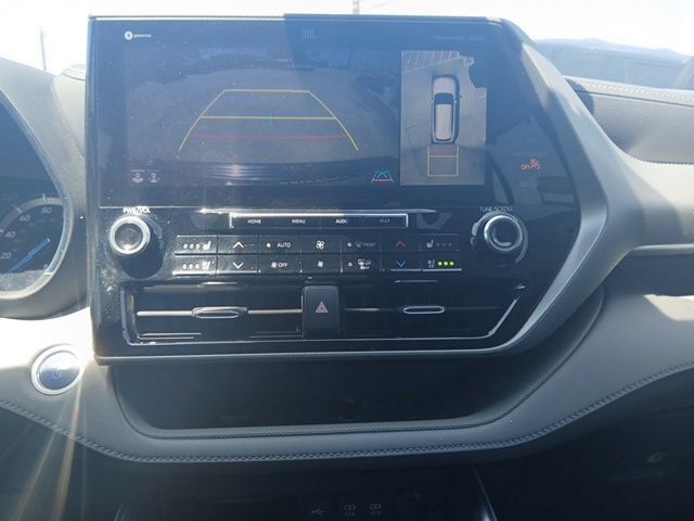 Used 2020 Toyota Highlander Platinum AWD/4WD image 22