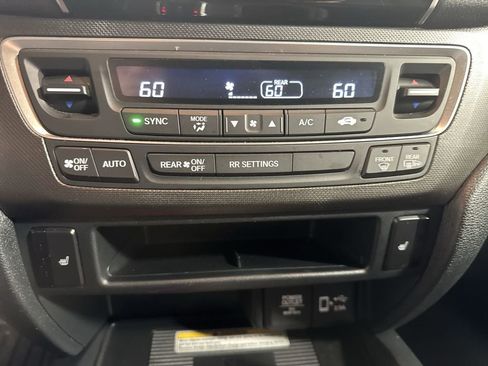 Certified 2022 Honda Passport TrailSport image 27