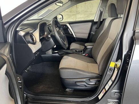 Used 2015 Toyota RAV4 LE AWD/4WD image 18