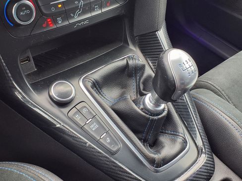 Used 2016 Ford Focus RS image 15