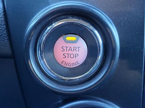 Used 2021 Nissan Titan PRO-4X w/ Pro-4x Convenience Package image 28