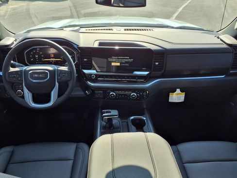 New 2026 GMC Sierra 1500 SLT image 3