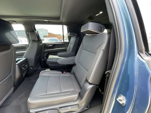 Certified 2025 Chevrolet Suburban Premier AWD/4WD image 26
