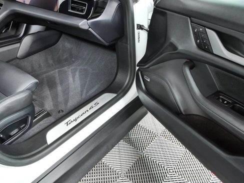 Certified 2025 Porsche Taycan 4S AWD/4WD image 29