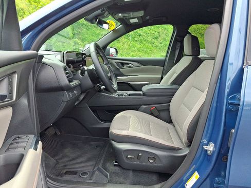 Used 2025 Chevrolet Traverse LT w/ LPO, Floor Liner Package AWD/4WD image 13
