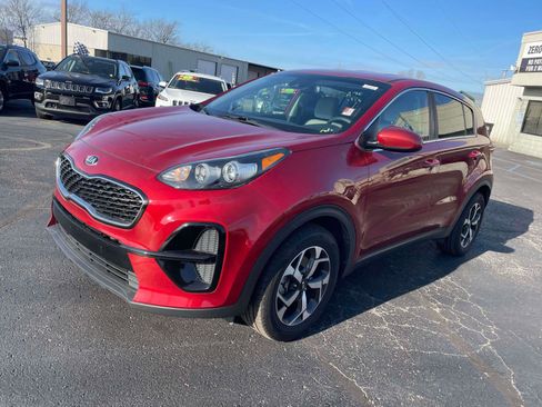 Used 2020 Kia Sportage LX image 2