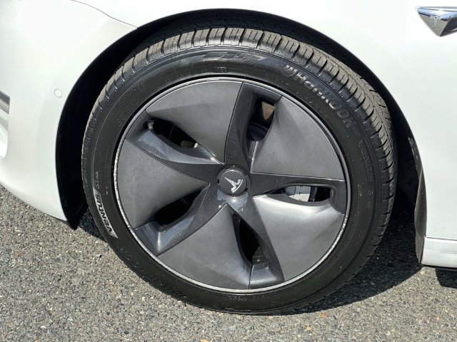 Used 2018 Tesla Model 3 Long Range RWD image 7