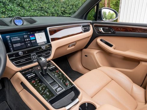 Used 2024 Porsche Macan S image 23