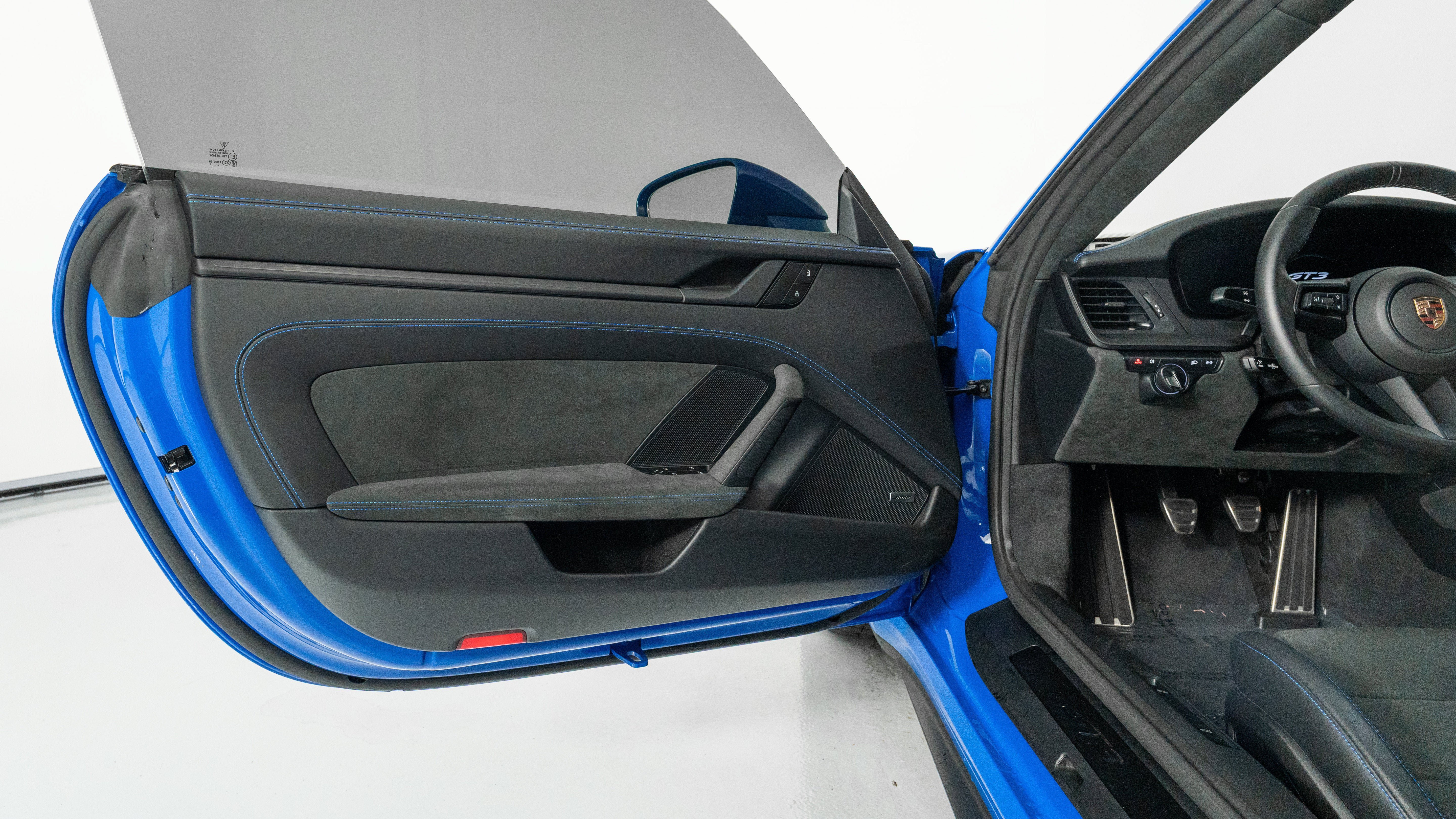Used 2025 Porsche 911 GT3 RWD image 19
