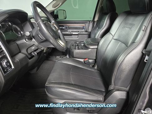 Used 2018 RAM 1500 Laramie w/ Convenience Group AWD/4WD image 15