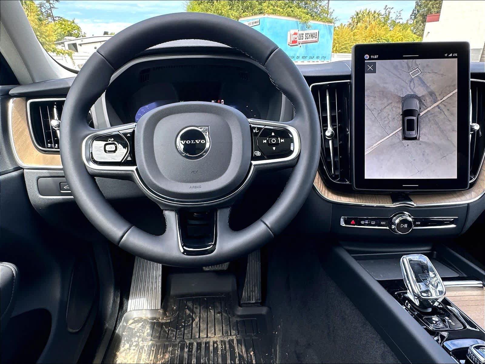 New 2026 Volvo XC60 T8 Plus w/ Climate Package PRO AWD/4WD image 15