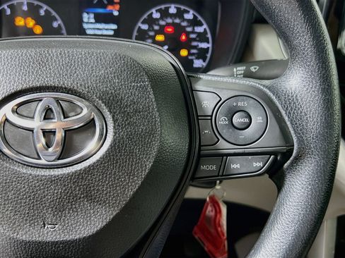 Used 2024 Toyota Corolla Cross L FWD image 19