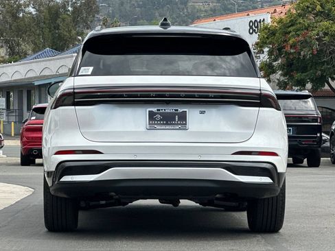New 2026 Lincoln Nautilus Reserve w/ Jet Appearance Package AWD/4WD image 4