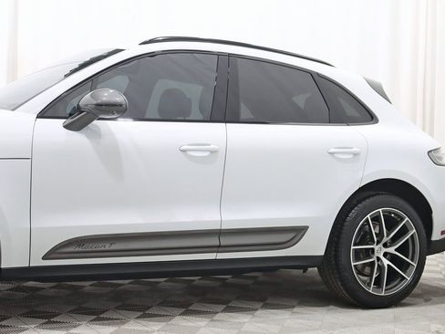 Used 2023 Porsche Macan Turbo image 3