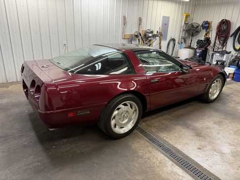 Used 1993 Chevrolet Corvette Coupe image 21