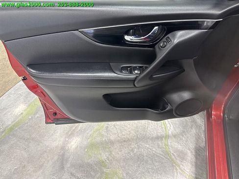 Used 2019 Nissan Rogue Sport SL image 25