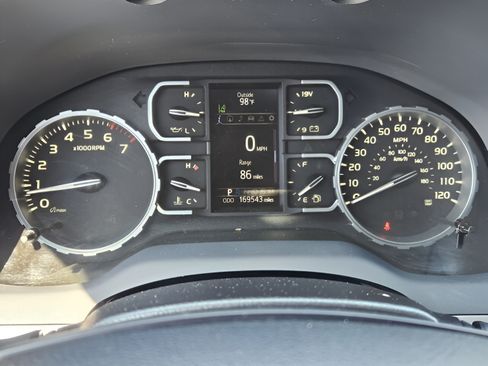 Used 2019 Toyota Tundra Platinum AWD/4WD image 21