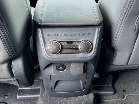 New 2026 Ford Explorer Active w/ Active Comfort Package RWD image 25