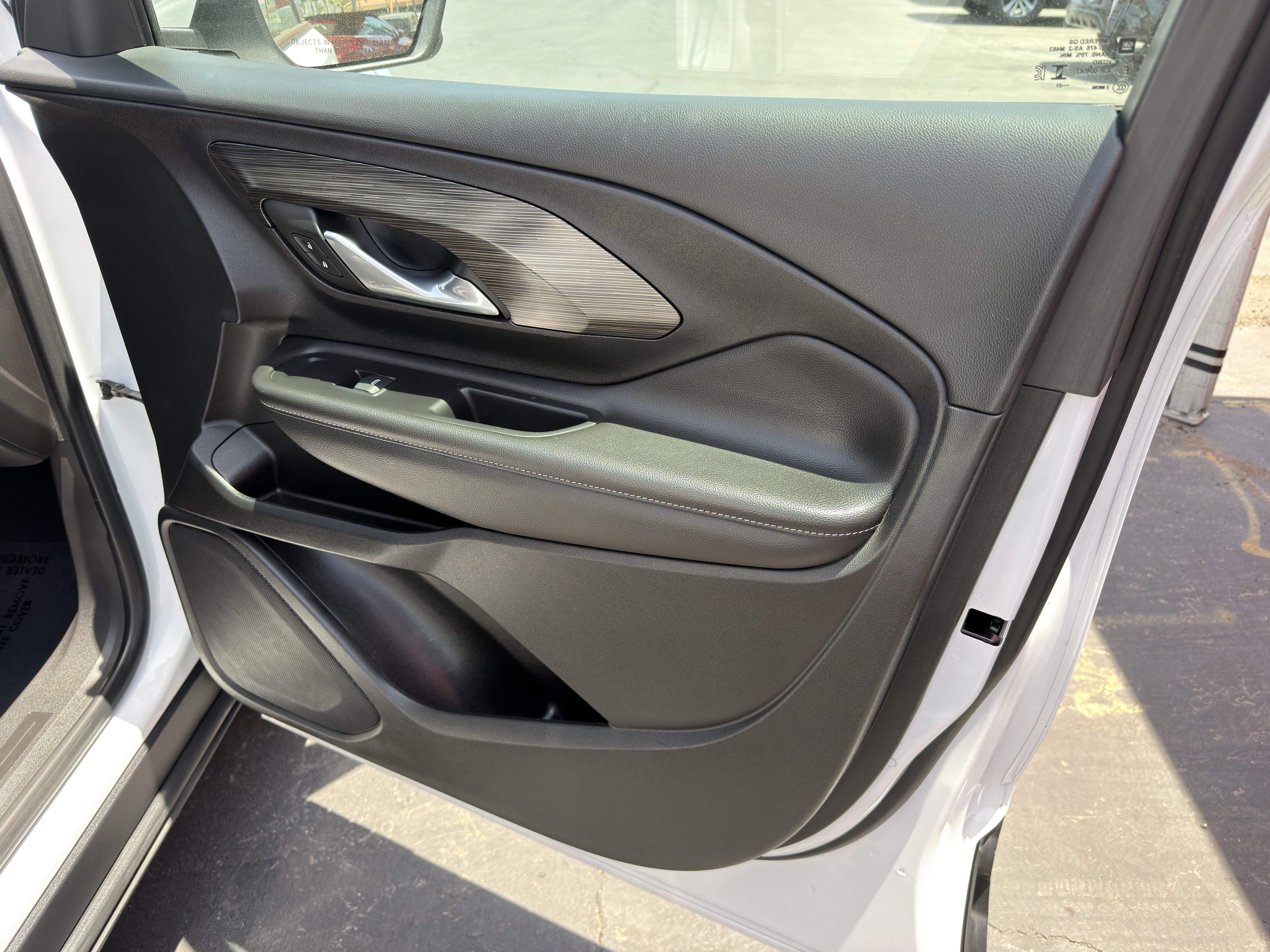 Used 2023 GMC Terrain SLT FWD image 11