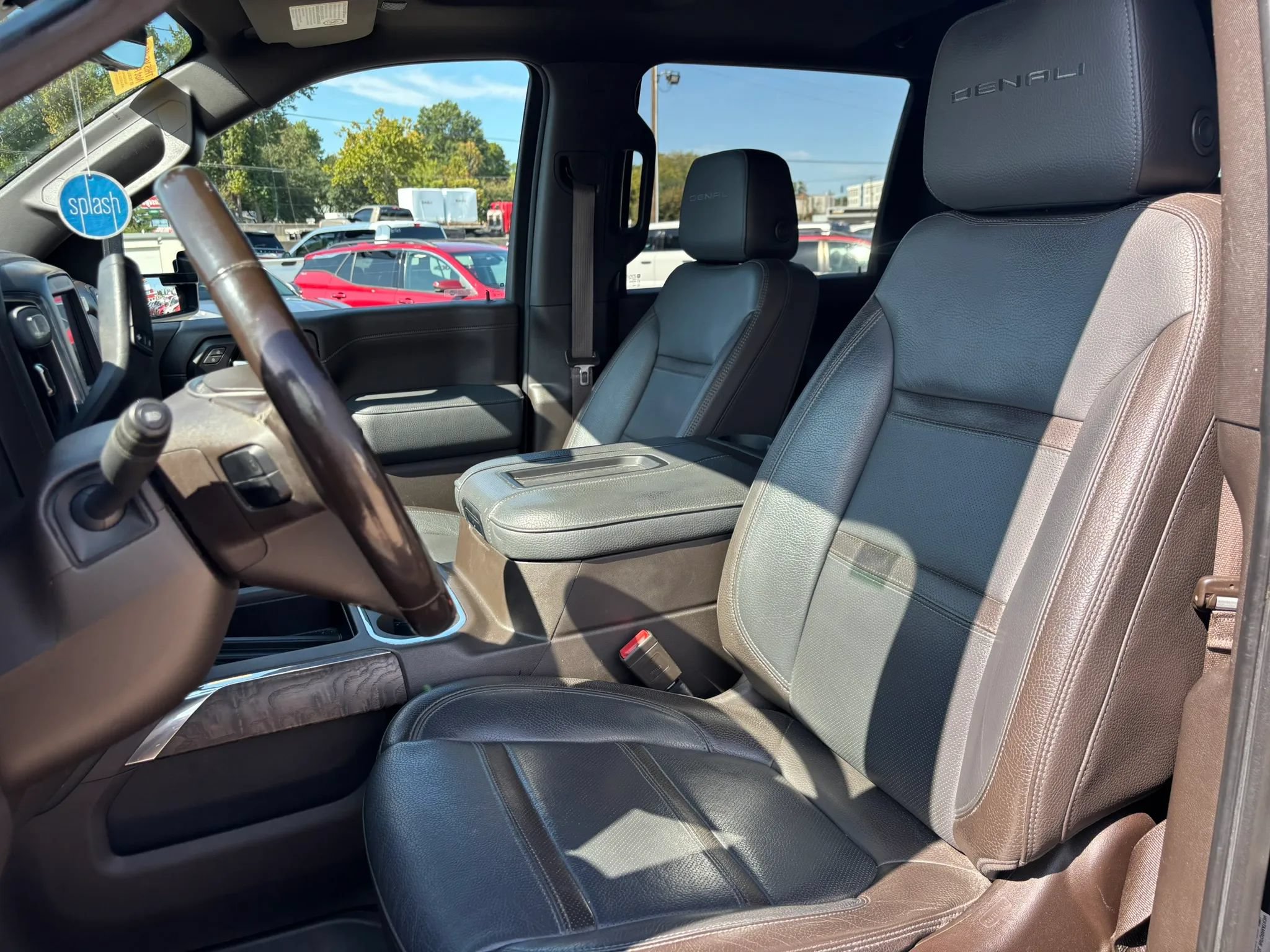 Used 2021 GMC Sierra 2500 Denali w/ Denali Ultimate Package AWD/4WD image 14