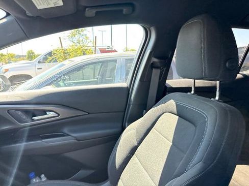 Used 2026 Chevrolet Equinox EV LT FWD image 12
