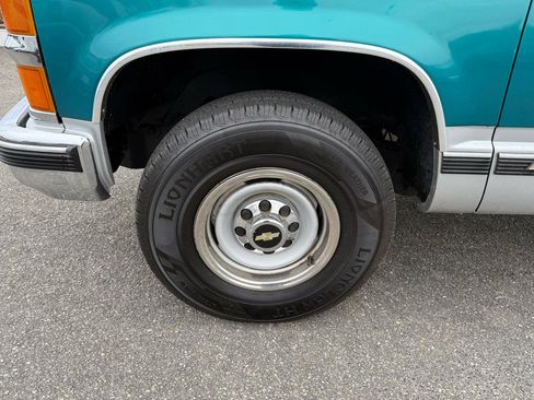 Used 1995 Chevrolet Silverado 2500 2WD Regular Cab image 26