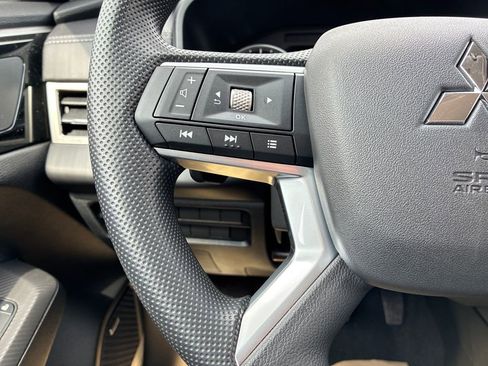 New 2026 Mitsubishi Outlander ES AWD/4WD image 12