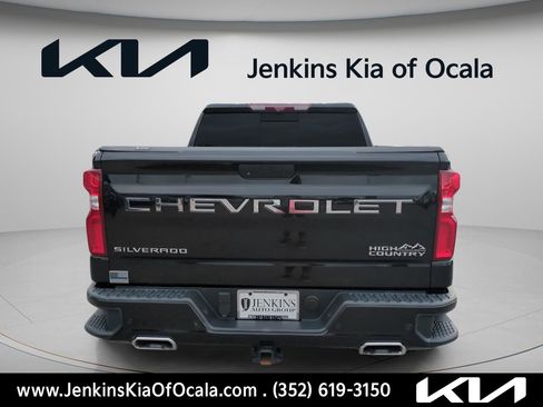 Used 2020 Chevrolet Silverado 1500 High Country w/ Technology Package AWD/4WD image 4