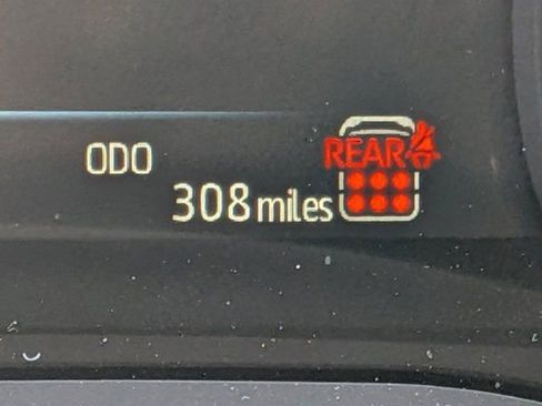Certified 2026 Toyota Sienna LE FWD image 25