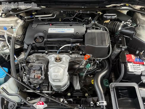 Used 2015 Honda Accord EX image 32