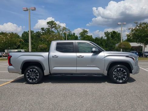 Used 2025 Toyota Tundra Limited AWD/4WD image 3