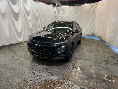 Used 2024 Chevrolet Trax ACTIV w/ Sunroof Package FWD image 12
