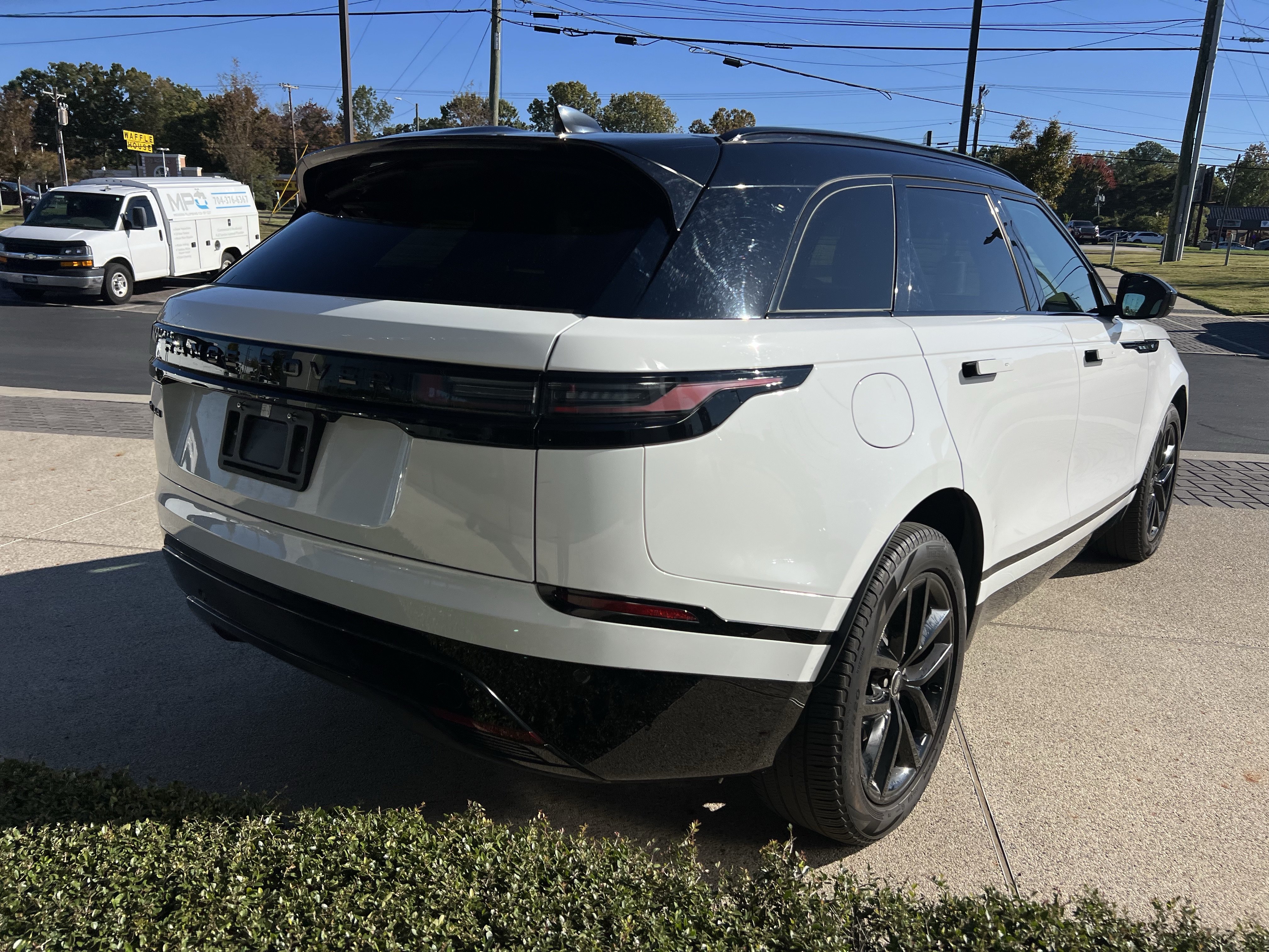 Certified 2024 Land Rover Range Rover Velar Dynamic SE AWD/4WD image 7