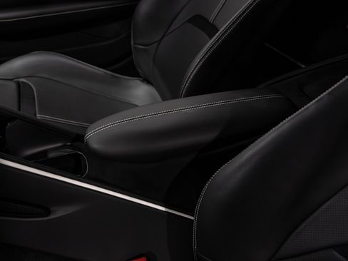 Used 2022 Ferrari Roma RWD image 44