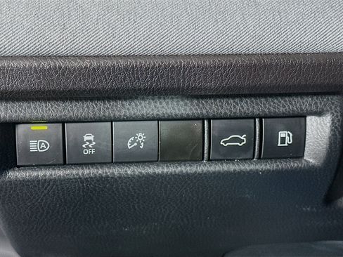 Used 2025 Toyota Camry LE image 17