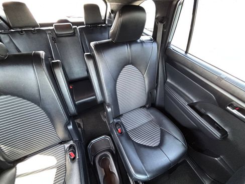 Used 2025 Toyota Highlander XSE AWD/4WD image 33
