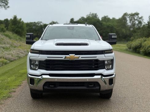 Used 2025 Chevrolet Silverado 2500 W/T w/ WT/CX Safety Package AWD/4WD image 3