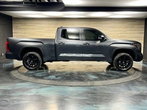 Used 2025 Toyota Tundra Limited AWD/4WD image 25