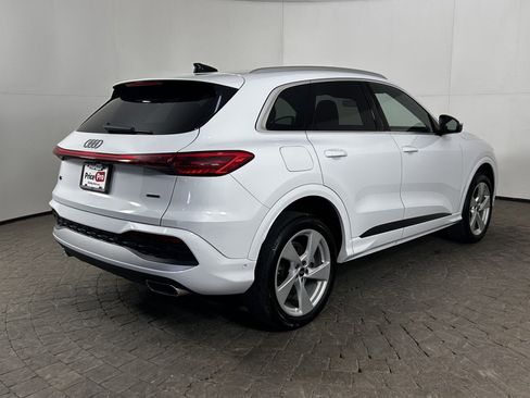 Used 2025 Audi Q5 Premium Plus w/ Premium Plus AWD/4WD image 9