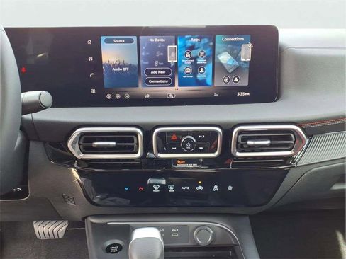 New 2026 Nissan Sentra SR w/ Floor Mat Package image 18