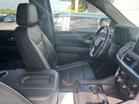 Used 2021 GMC Yukon SLT w/ SLT Luxury Plus Package RWD image 4