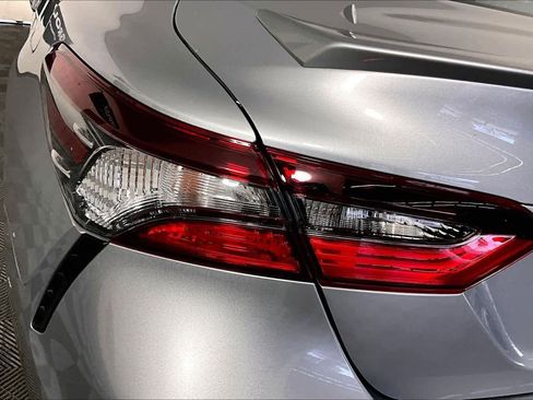 Used 2021 Toyota Camry SE FWD image 28