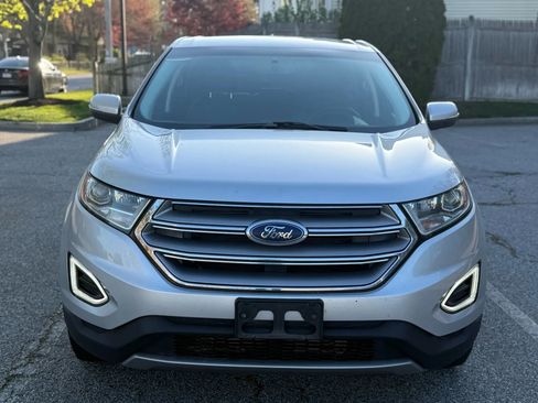 Used 2018 Ford Edge Titanium image 2