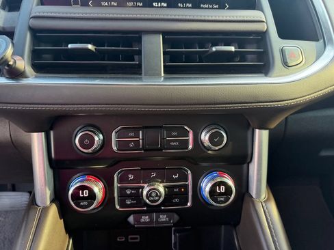 Used 2022 GMC Yukon SLE AWD/4WD image 32